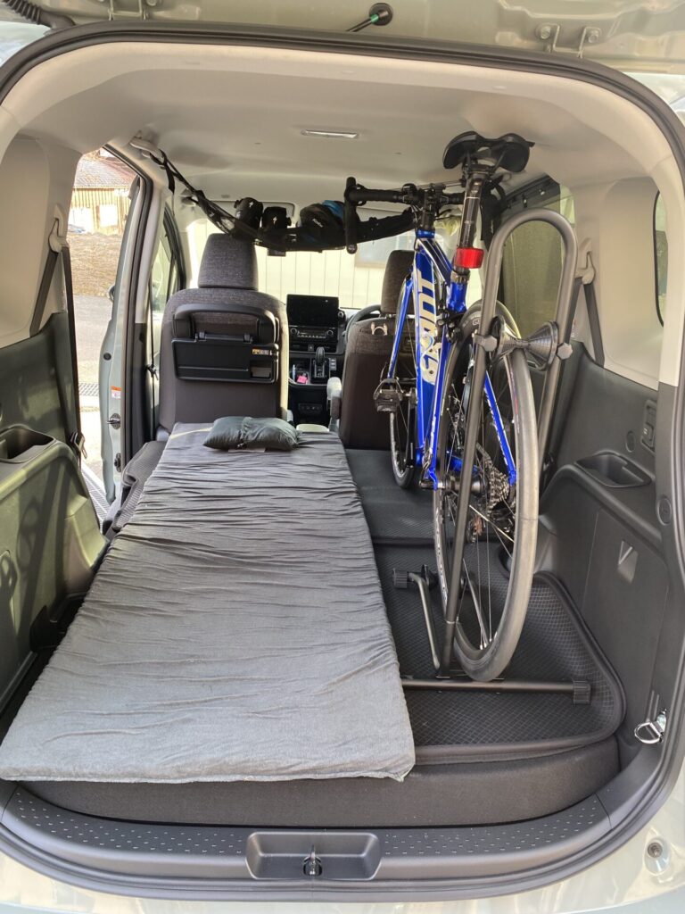 sienta-bicycle-sleeping-in-the-car.jpg