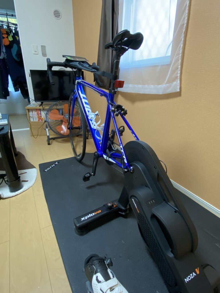 road-bike-roller-indoor-training.jpg